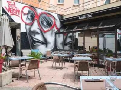 Centre Rive Droite Hotel 3*